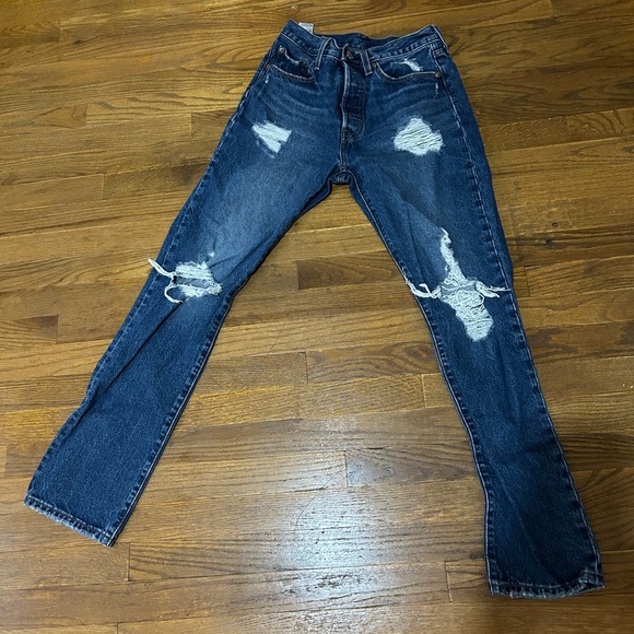 Levi’s 501 distressed denim - Picture 2 of 9